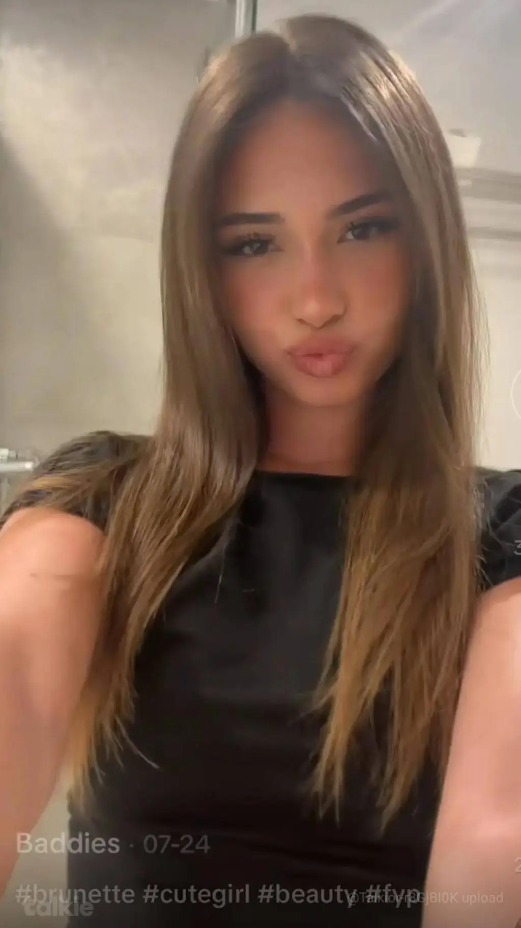 ai character: Lynn background