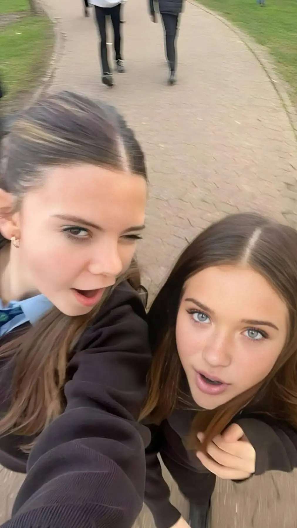 ai character: 2 sisters background