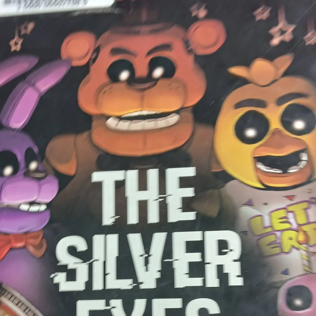 chat with ai character: the silver eyes
