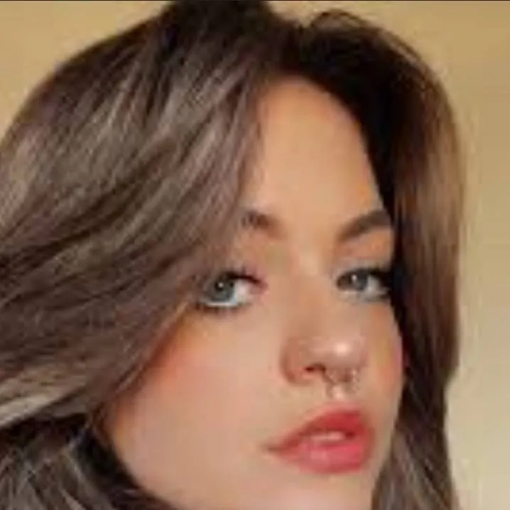chat with ai character: Valerie Lepelch