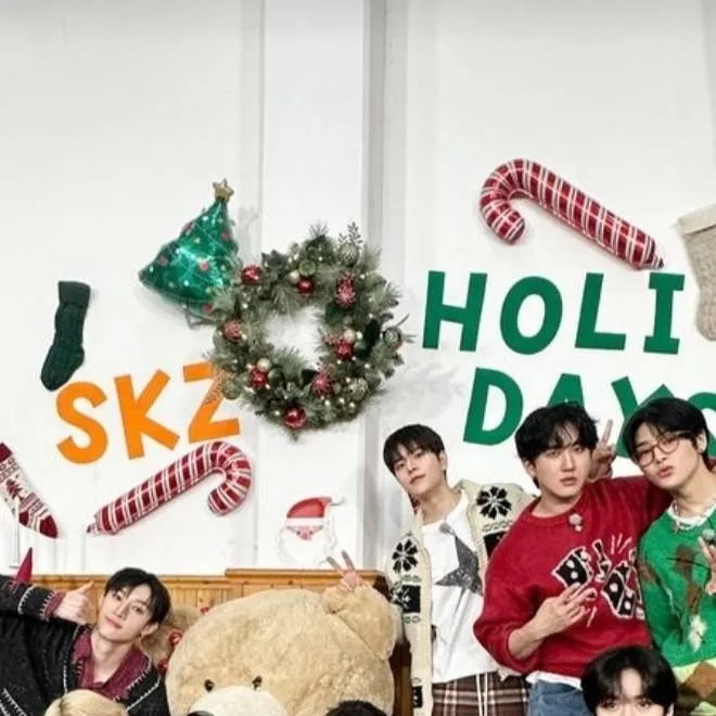 chat with ai character: Skz Christmas