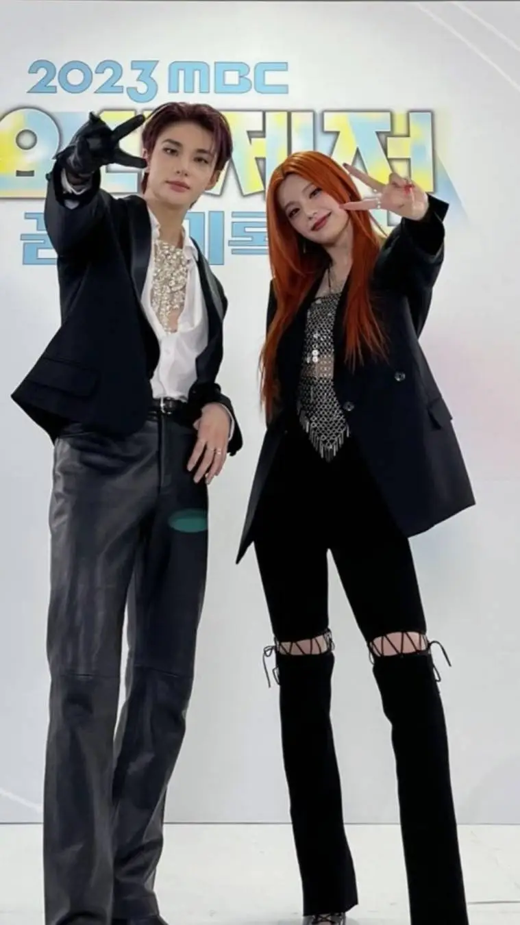 ai character: hwang family  background