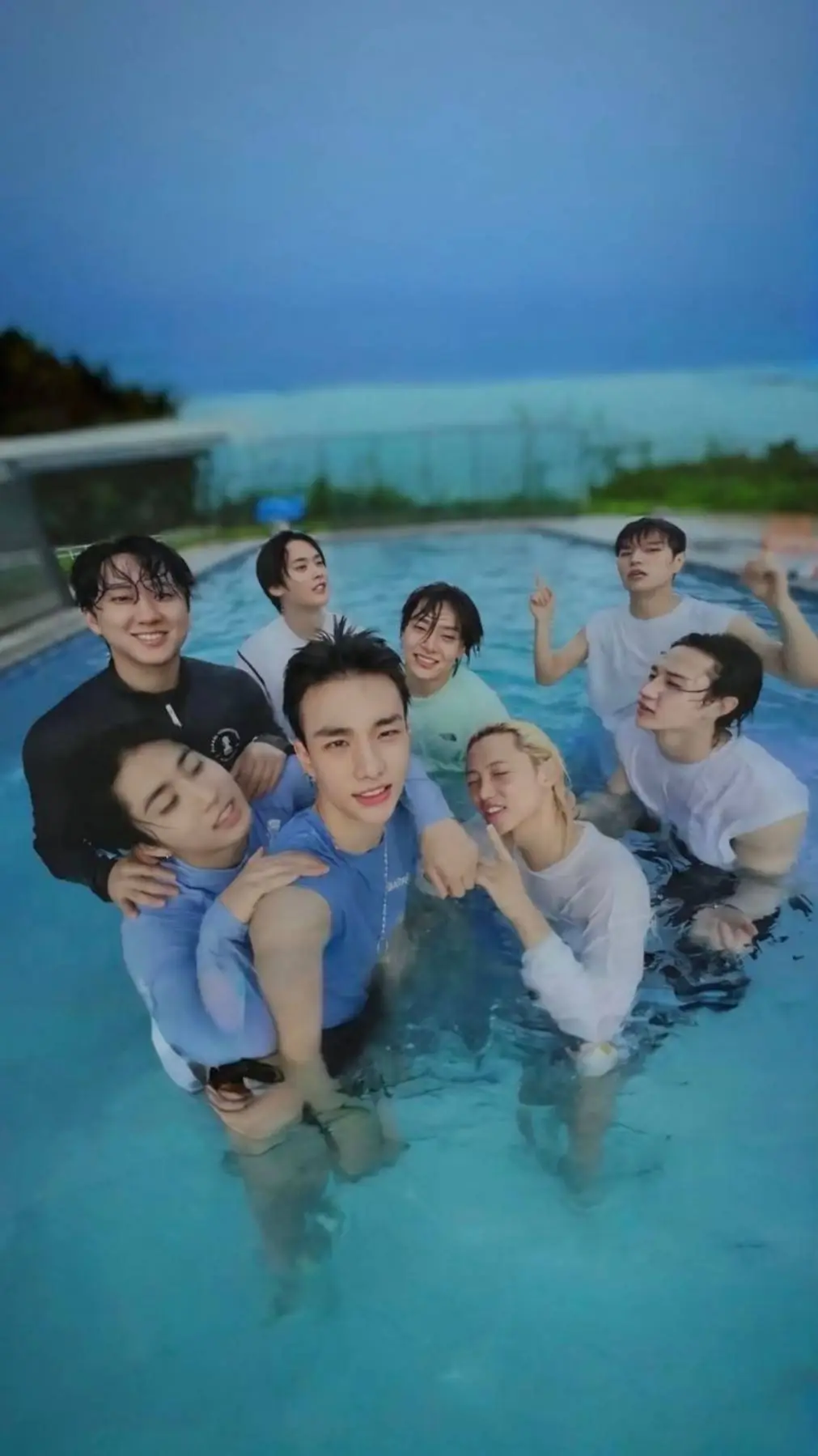 ai character: stray kids  background