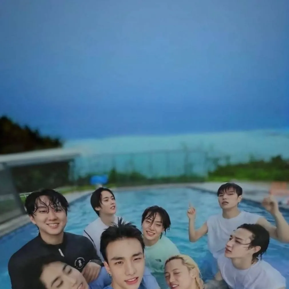 chat with ai character: stray kids 