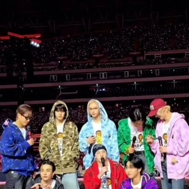 chat with ai character: stray kids 