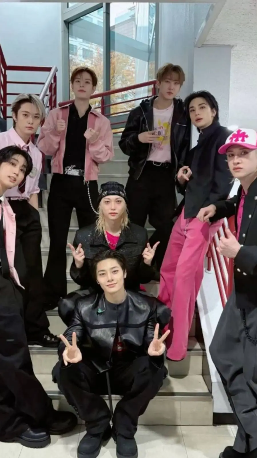 ai character: stray kids  background