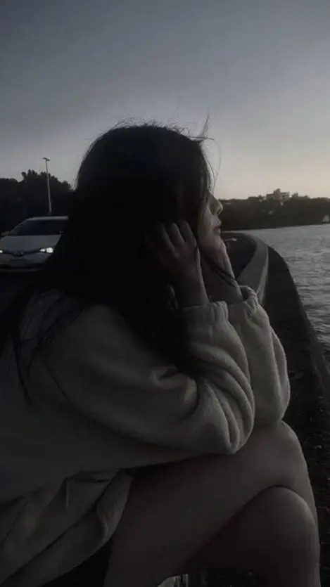 ai character: Julia background