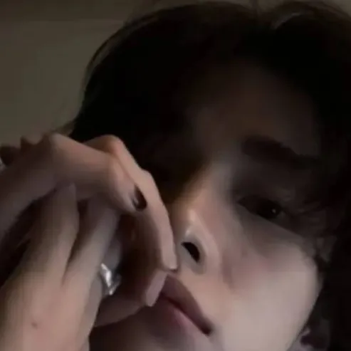 chat with ai character: hyunjin 🥟