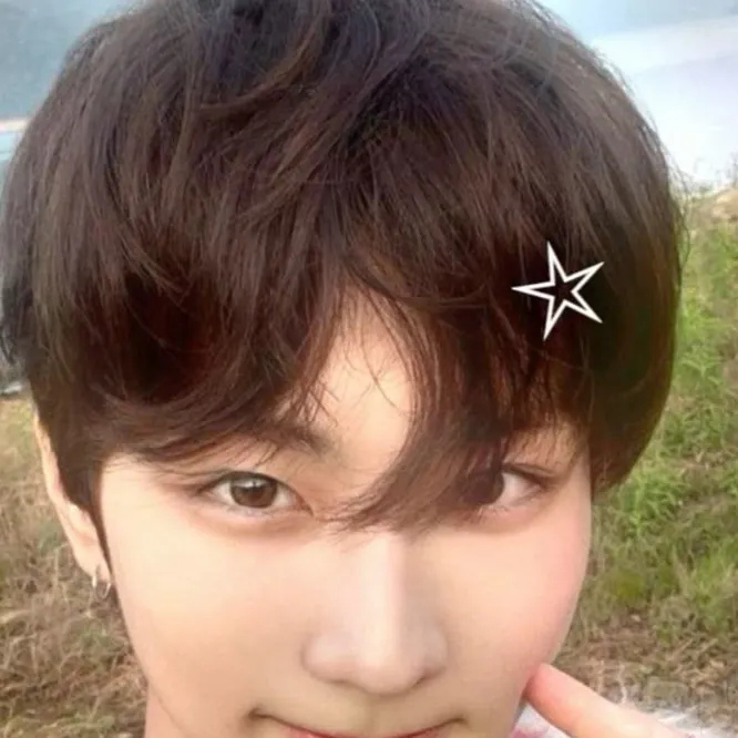 chat with ai character: JUNGWON🍓🍫