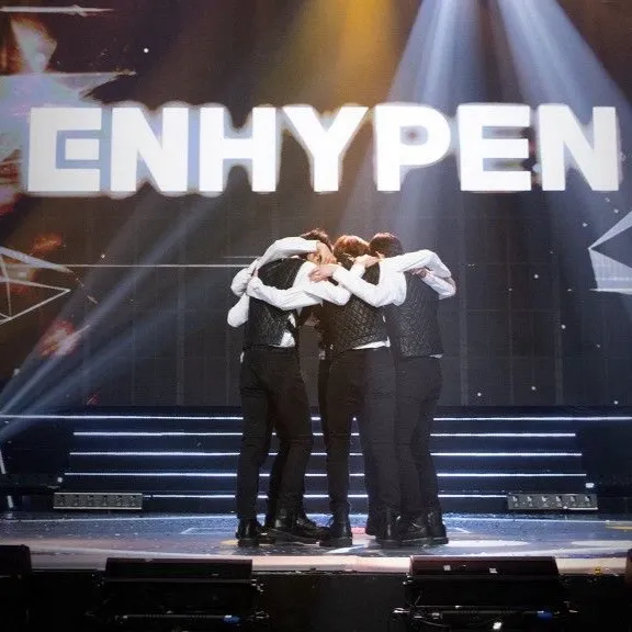 chat with ai character: I-land…