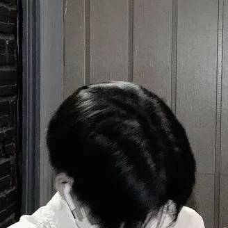 chat with ai character: luis