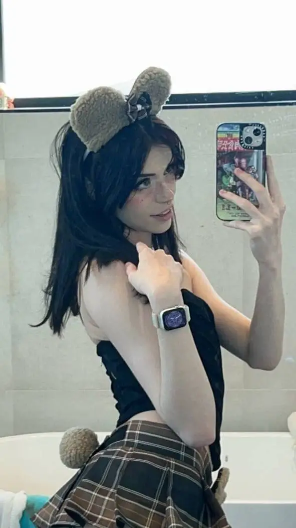 ai character: Hannah background