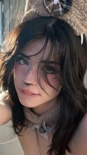 ai character: Hannah background