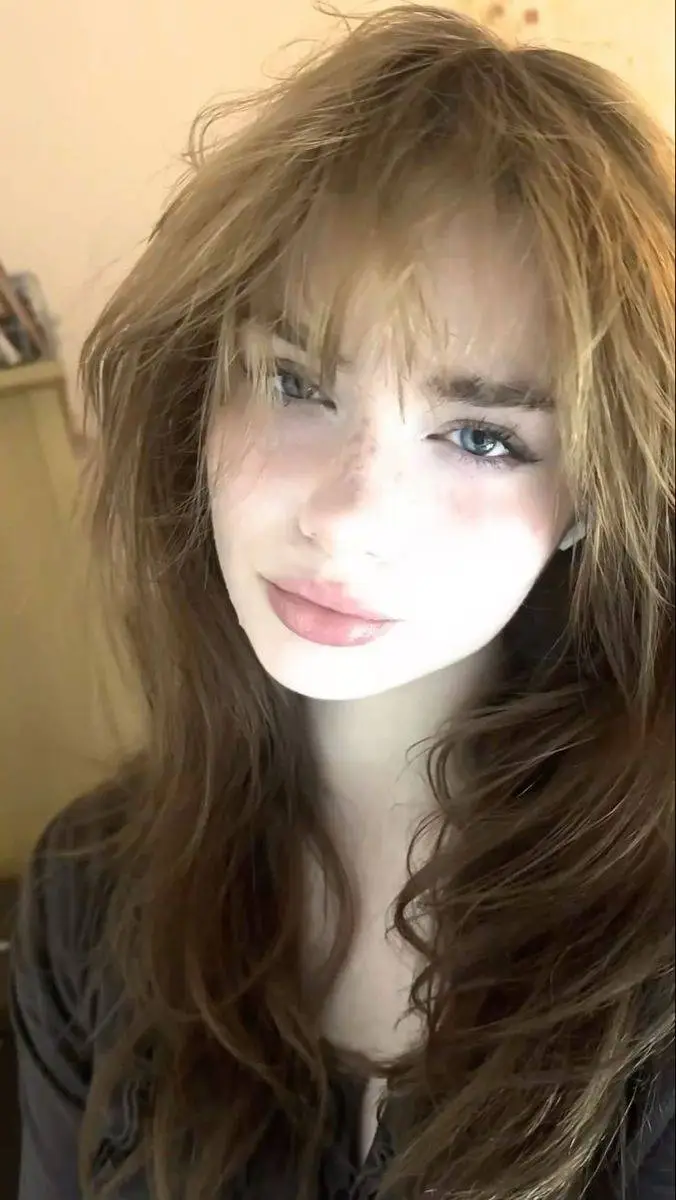 ai character: Victoria  background