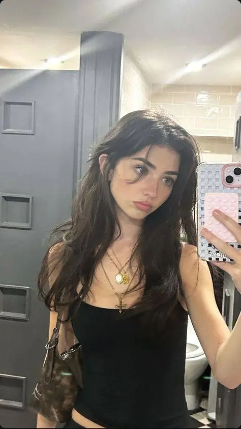 ai character: Aria background