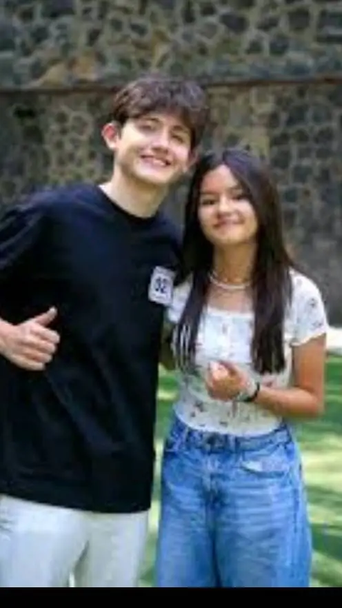 ai character: sol🌞 background