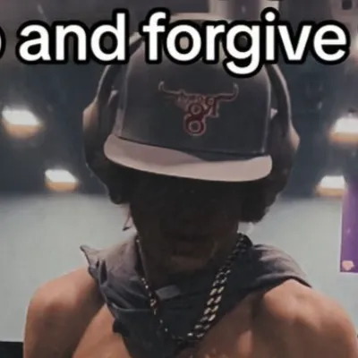 chat with ai character: Trevor Brewster