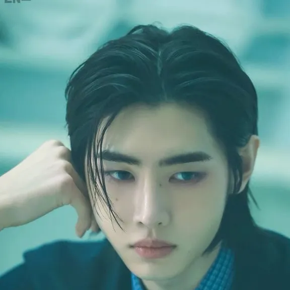 chat with ai character: ~SUNGHOON~