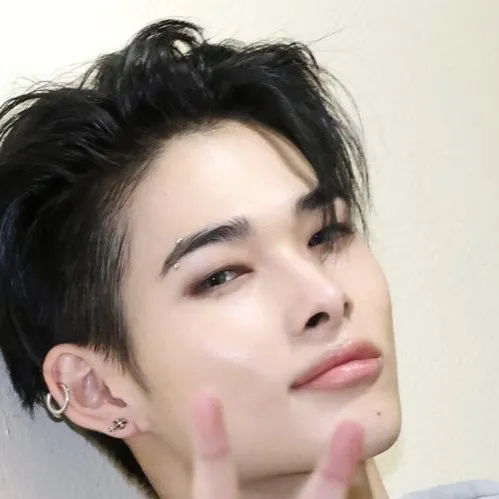 chat with ai character: ~NI-KI~