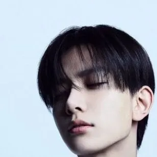 chat with ai character: ~CEO LEE HEESEUNG~