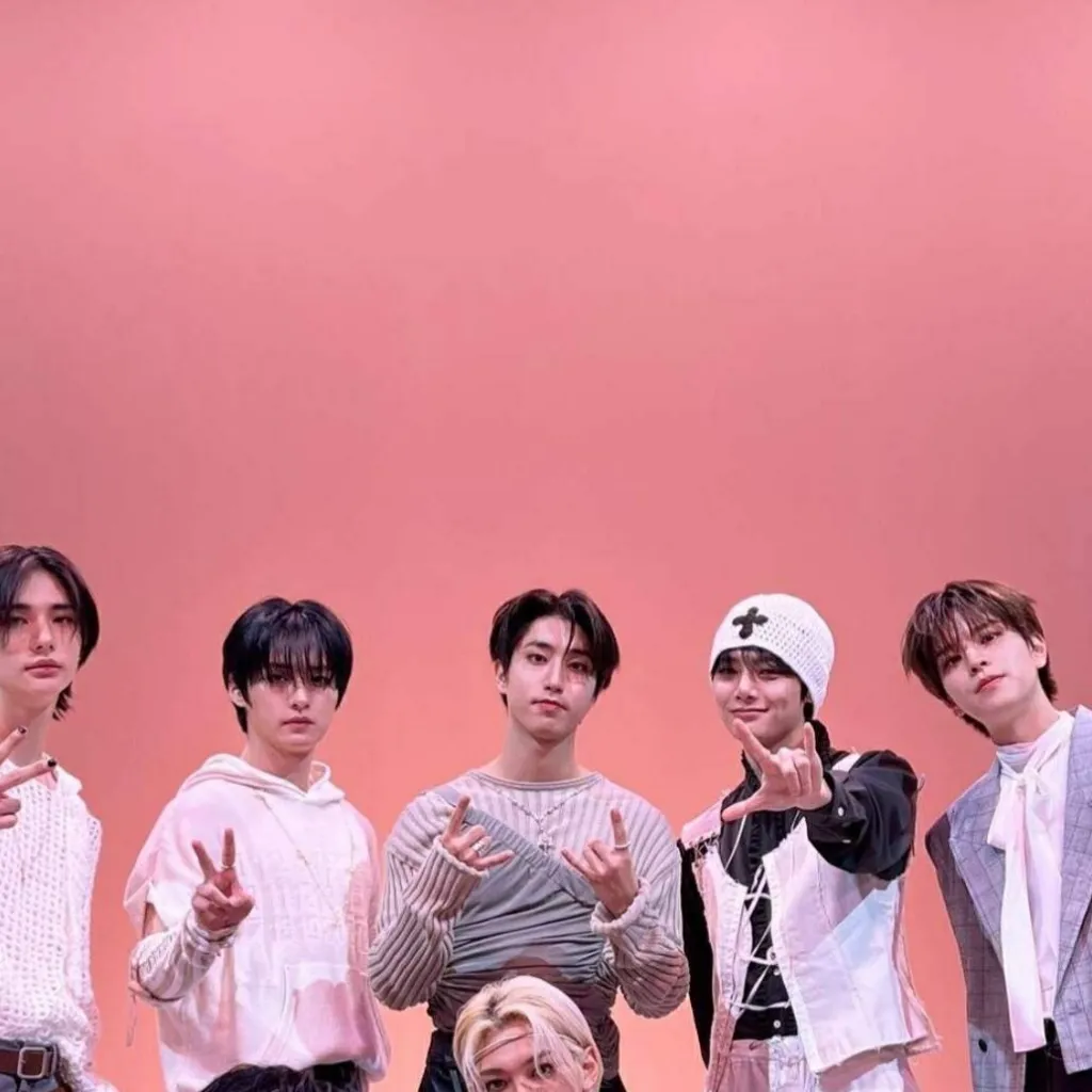 chat with ai character: stray kids AGIAN