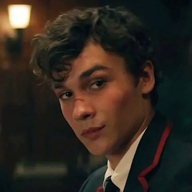 chat with ai character: Mattheo Riddle