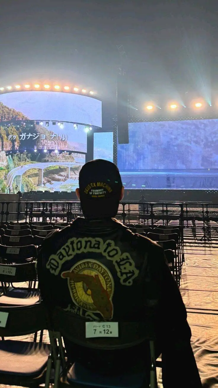 ai character: sunghoon background