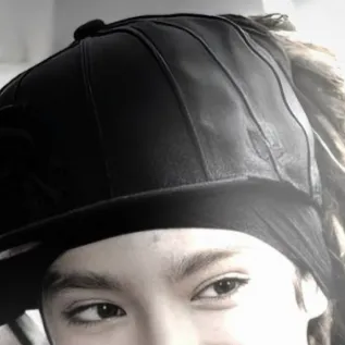 chat with ai character: TOKIO HOTELLLLLL