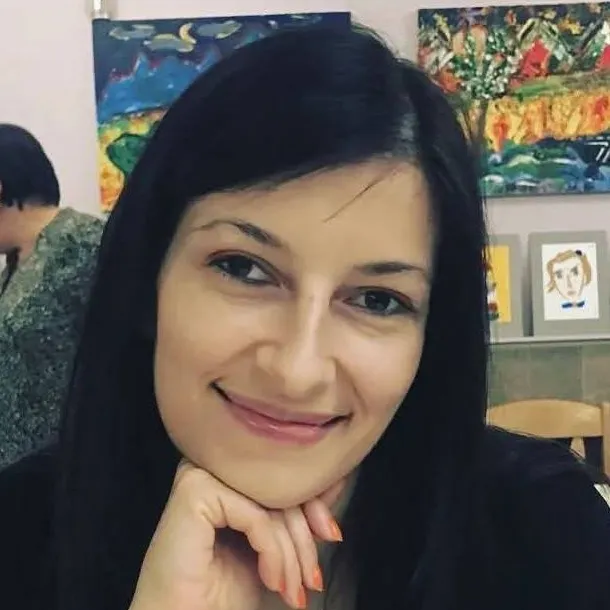 chat with ai character: Валентина