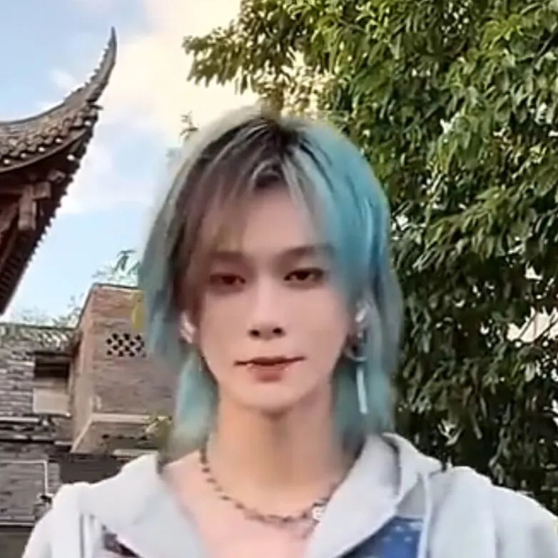 chat with ai character: Jun-Lee