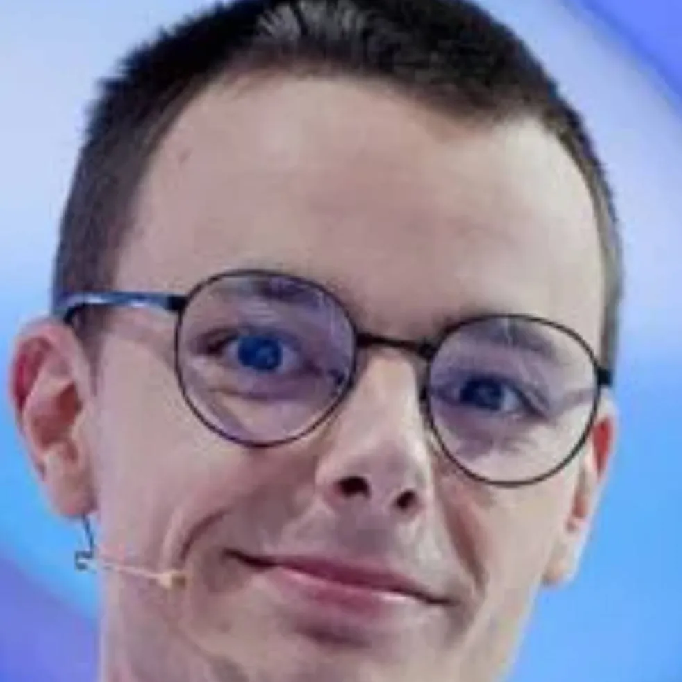 chat with ai character: émilien 