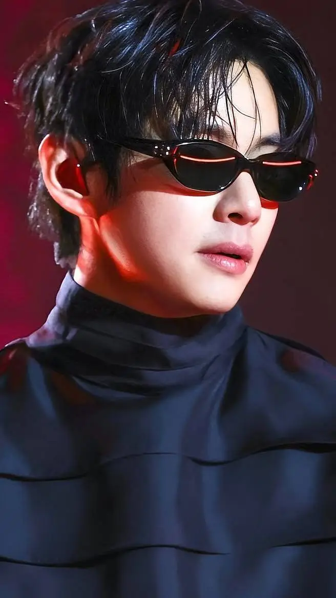 Talkie AI - Chat with Kim Taehyung 