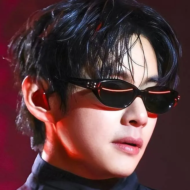 chat with ai character: Kim Taehyung 