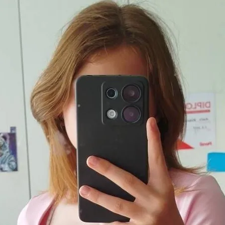 chat with ai character: KIKINKA