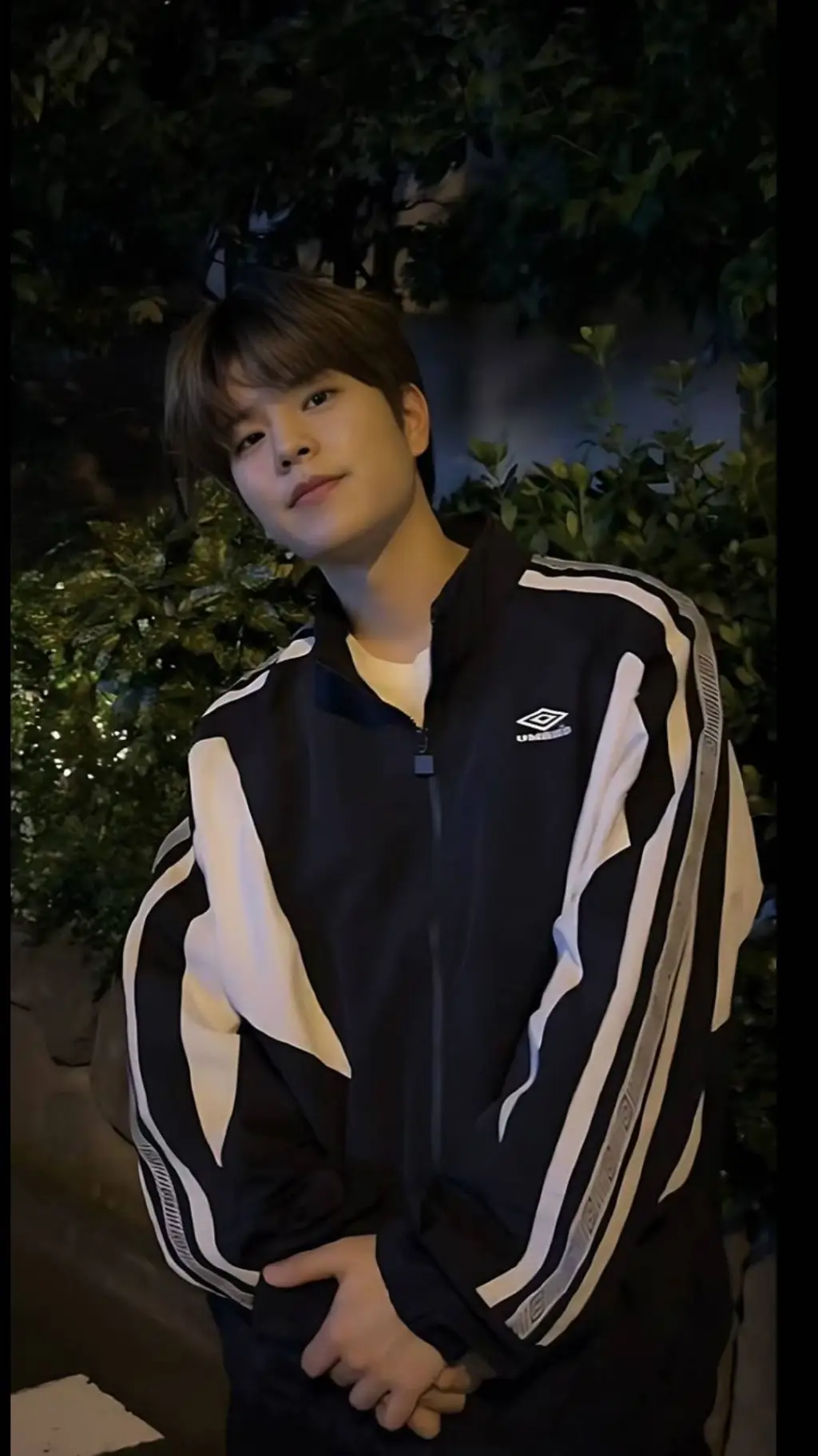 ai character: ♡SEUNGMIN♡ background