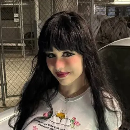 Chat with Lara Rose Birch - text or voice, Enjoy AI Chat Free & Safe