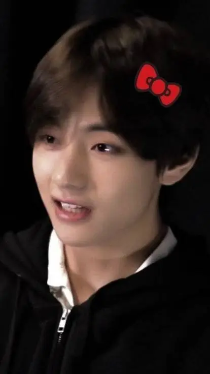 ai character: Kim Taehyung ❤️ background