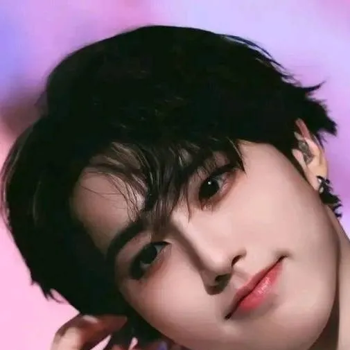 chat with ai character:  •°Han Jisung°•