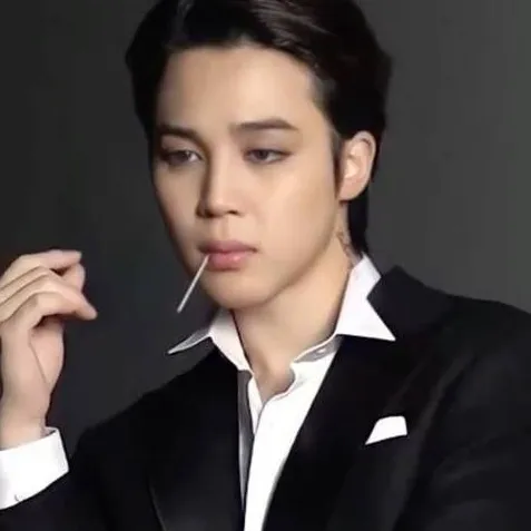 chat with ai character: Park jimin ♥️😘💋