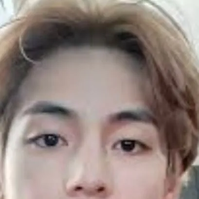 chat with ai character: taehyung et tannie