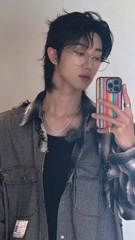 ai character: Minghoa background