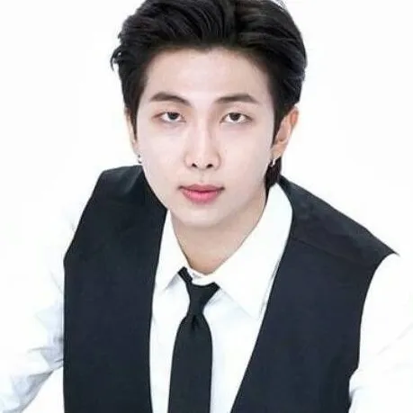 chat with ai character: RM