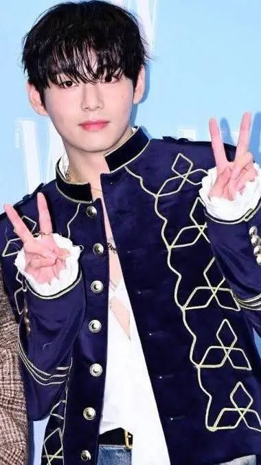 ai character: TAEHYUNG  background