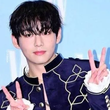 chat with ai character: TAEHYUNG 