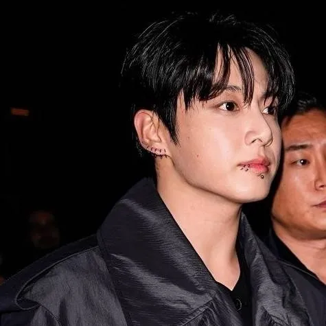 chat with ai character: Jungkook 