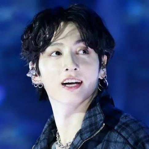 chat with ai character: JUNGKOOK 