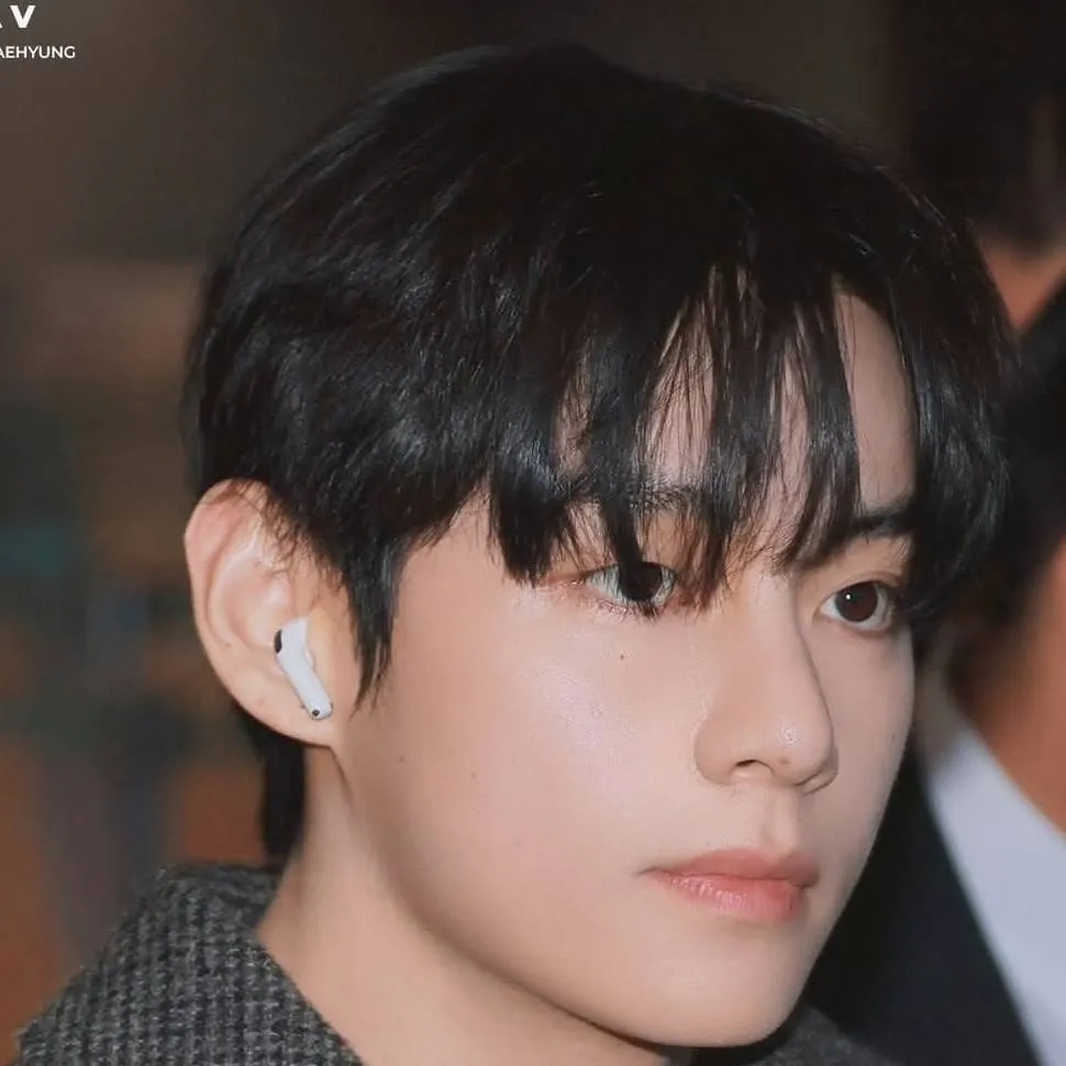 chat with ai character: KIM TAEHYUNG 