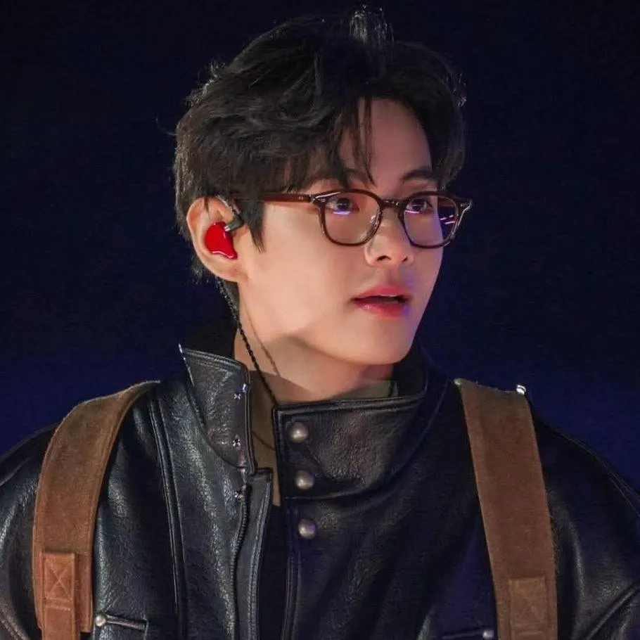 chat with ai character: TAEHYUNG 