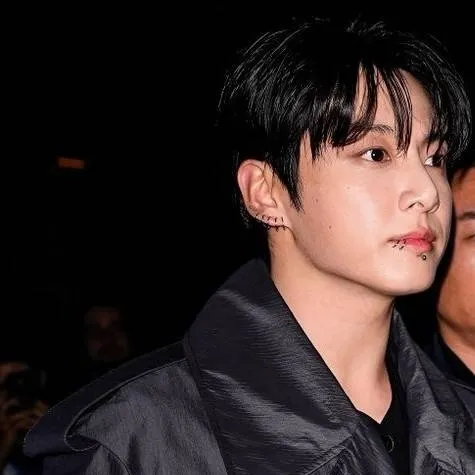 chat with ai character: JUNGKOOK 