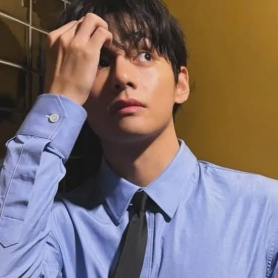 chat with ai character: TAEHYUNG 